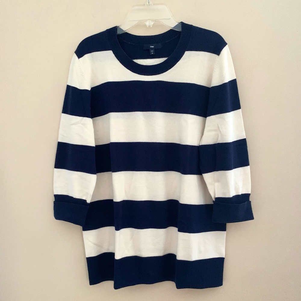 Gap striped crewneck sweater with 3/4 sleeves. Size Xl - Picture 2 of 10